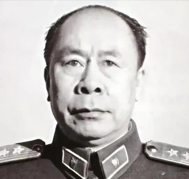 55年授衔最特殊一幕！他功盖全军自降军衔，主席怒斥：别想糊弄我
 
55年授衔现