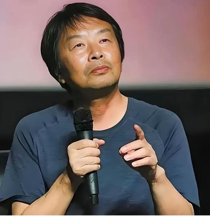 刘震云说的晚年三种活法，第一条就让大多数人过不了关

麻烦看官老爷们右上角点击一