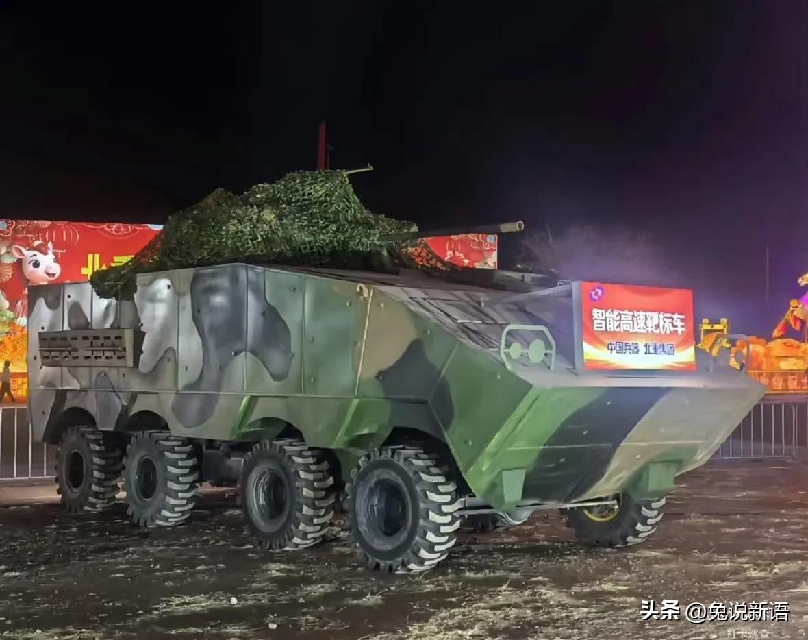 这两个靶车看着都挺熟悉吧!一个是被吹上天的“海马斯”火箭炮，另一个是台军大量装备