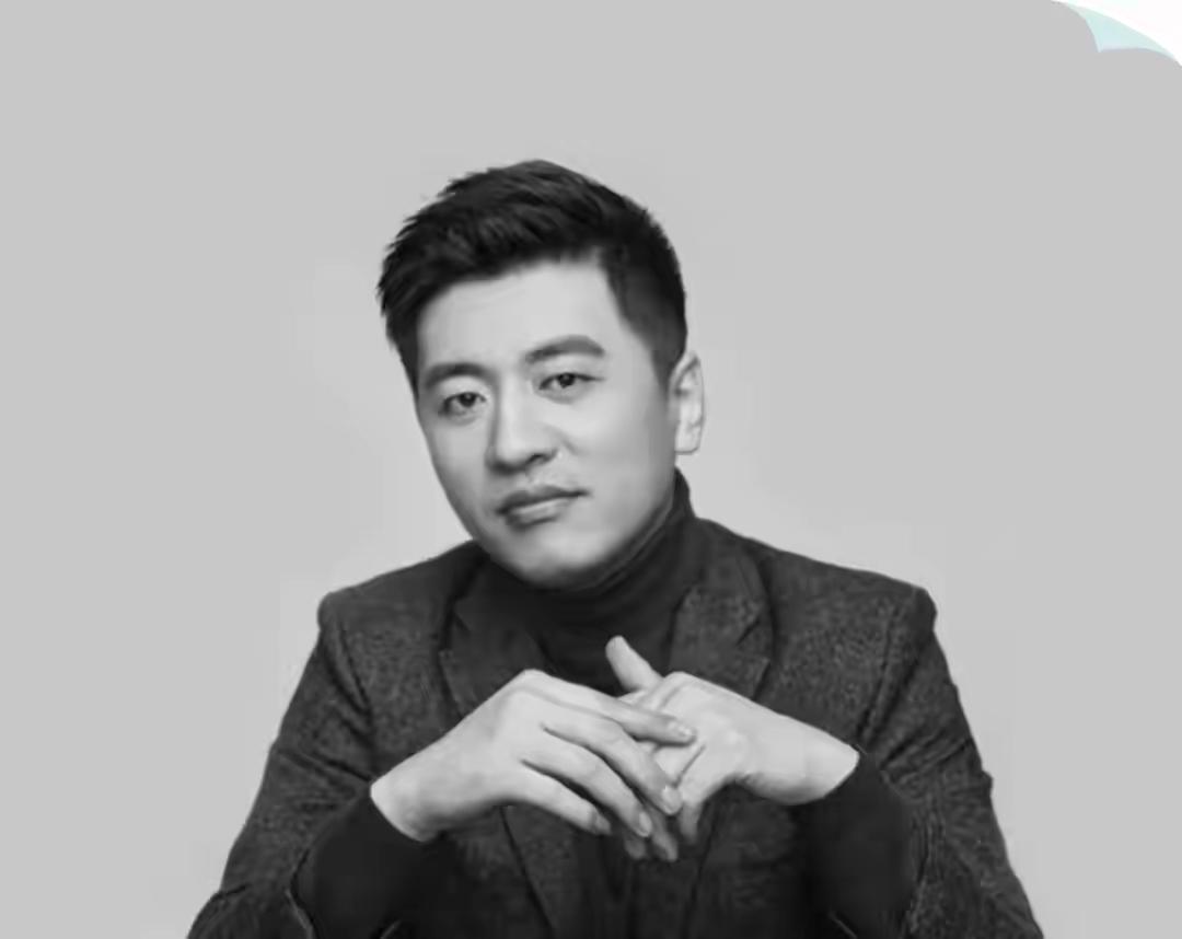 教育界知名人士张雪峰因心源性猝死抢救无效，于2026年3月24日15时50分在苏