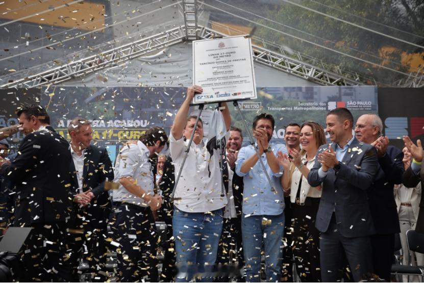 比亚迪云轨，你啥时候普及全国？！近日，比亚迪海外首个云轨项目——巴西圣保罗云轨1