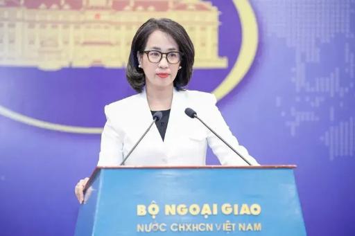 中国还没有发话，越南却先出手了！越南警告泰国和柬埔寨，让他们赶紧进行和平谈判，据