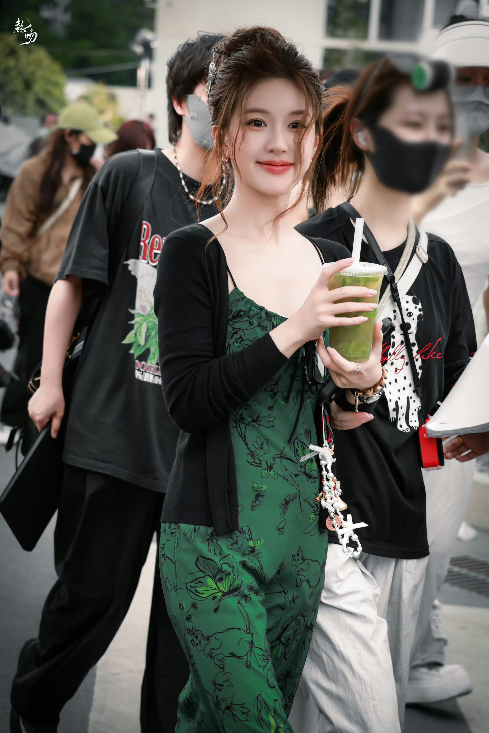 想看许我耀眼  想看许妍[可怜]赵露思 ​​​
