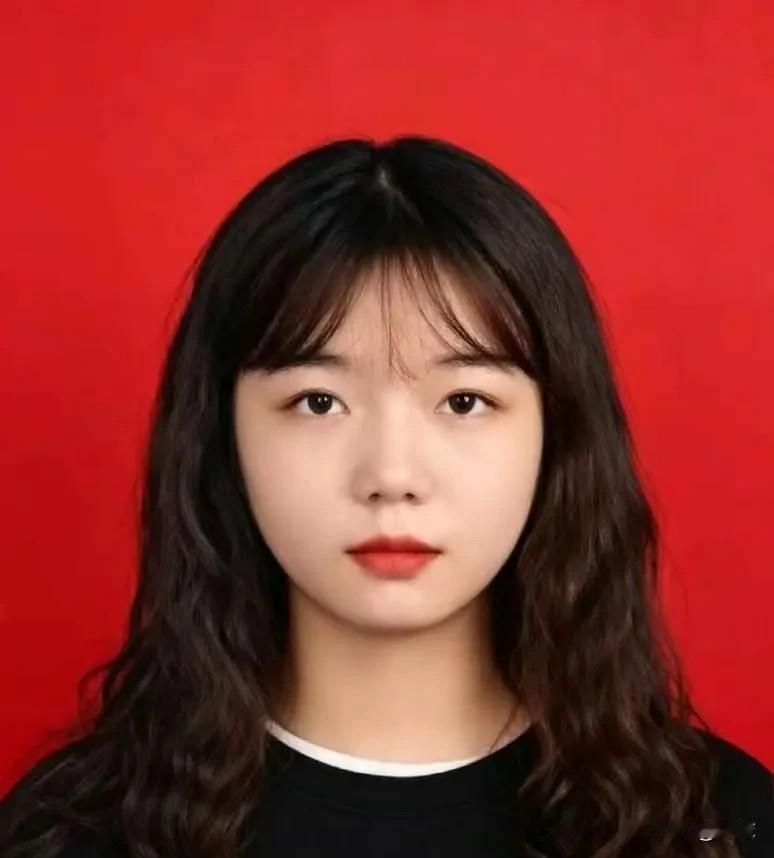 谁能想到呀！就在二零二四年九月，那个微风不燥地下午，苏州平江路、原本一派祥和、人