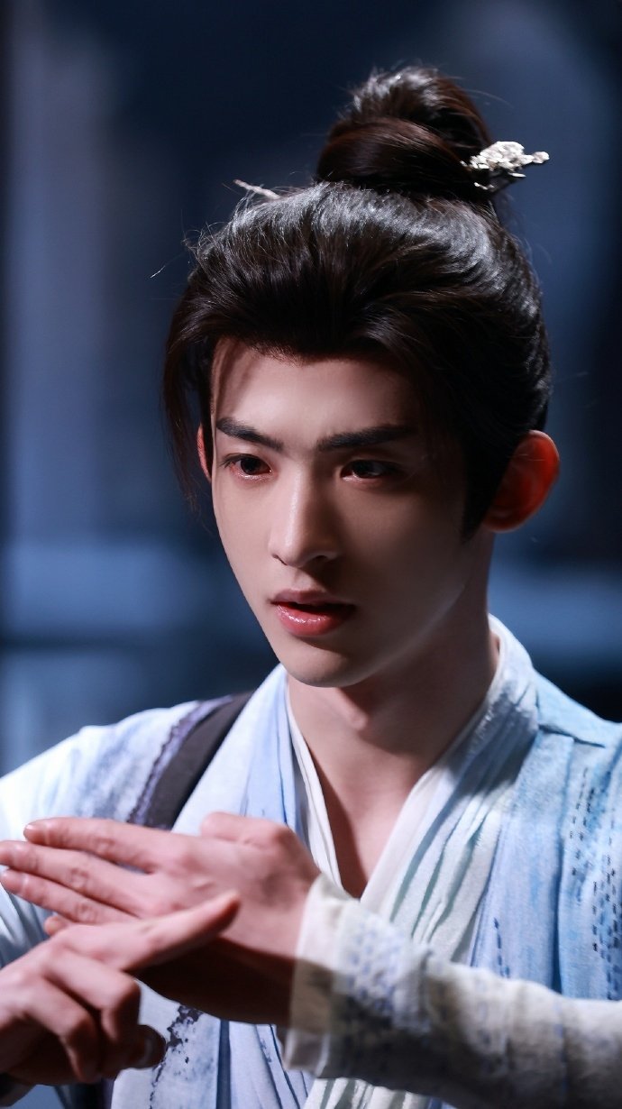 重昭长得就是一副竹马白月光的模样  常华森重昭竹马白月光  常华森重昭长得就是一