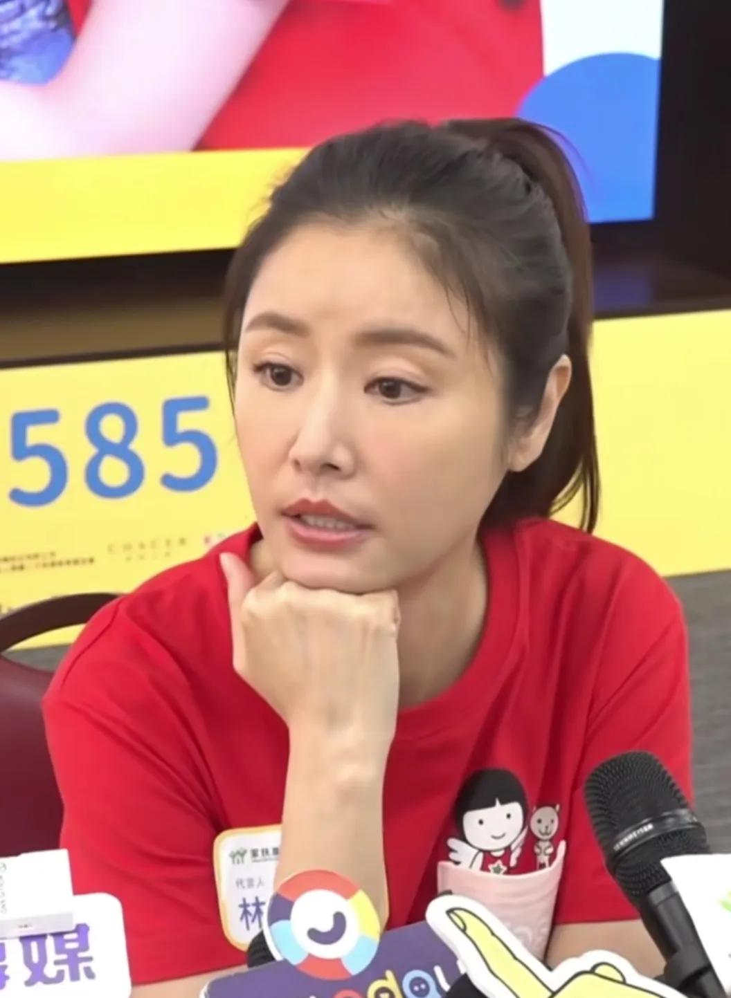 林心如素颜出席活动，48岁了状态看起来真好，林心如一般都是淡妆，我觉得48岁的她