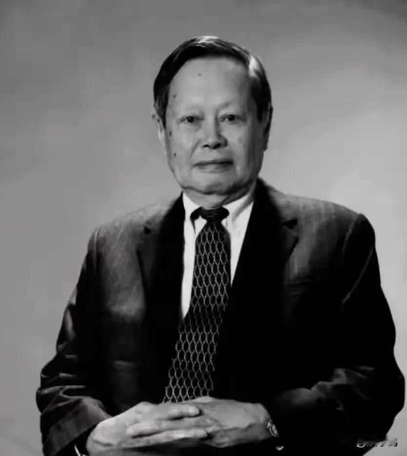 这个宇宙级的男人走了，
他是世界物理学界的真神！

排在他前面的只有三个，爱因斯