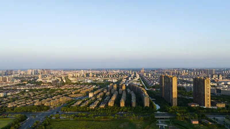 ‌
纳入长三角一体化发展国家战略，获得政策红利。嘉兴凭借优越的地理位置和政策东风