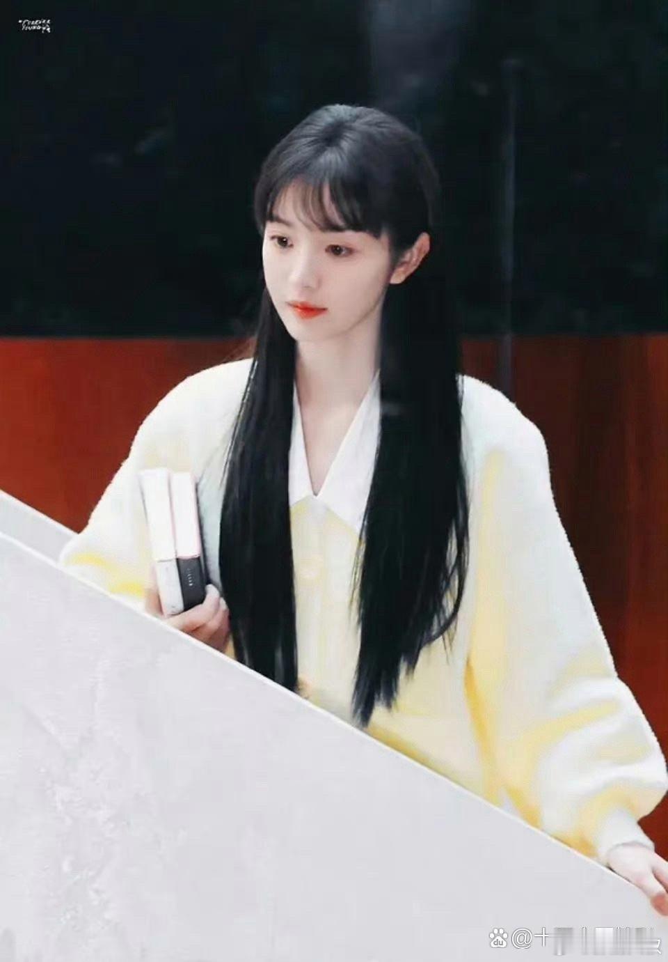现在拍微微一笑很倾城的话，田曦薇可以演贝微微吗 ​​​