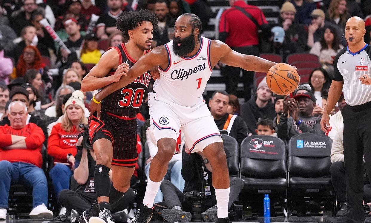 NBA太平洋赛区夺冠赔率，太阳第一，湖人紧随其后，快船只有2%。

今天上午，在