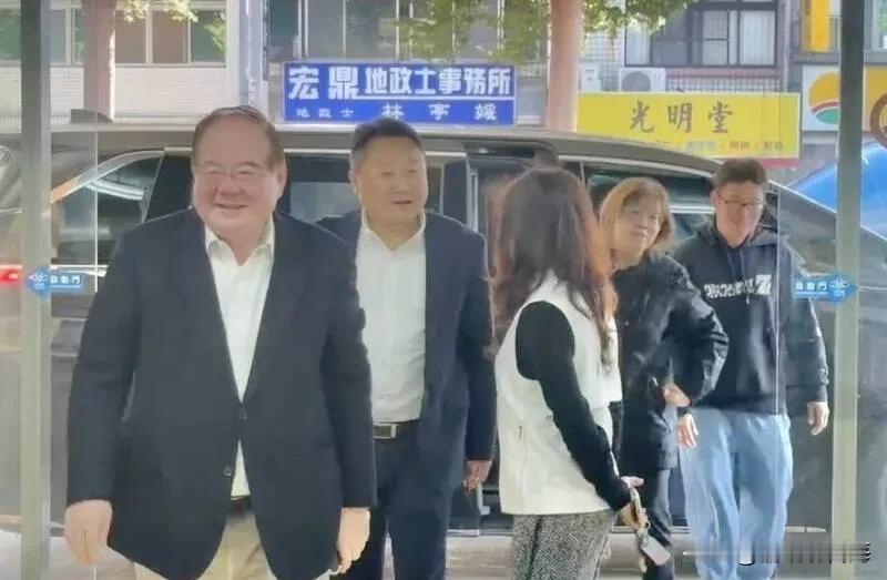 蓝营新竹县长提名依旧难产 国民党高层今日倾巢而出再度协调 蓝营隐现内讧危机

2