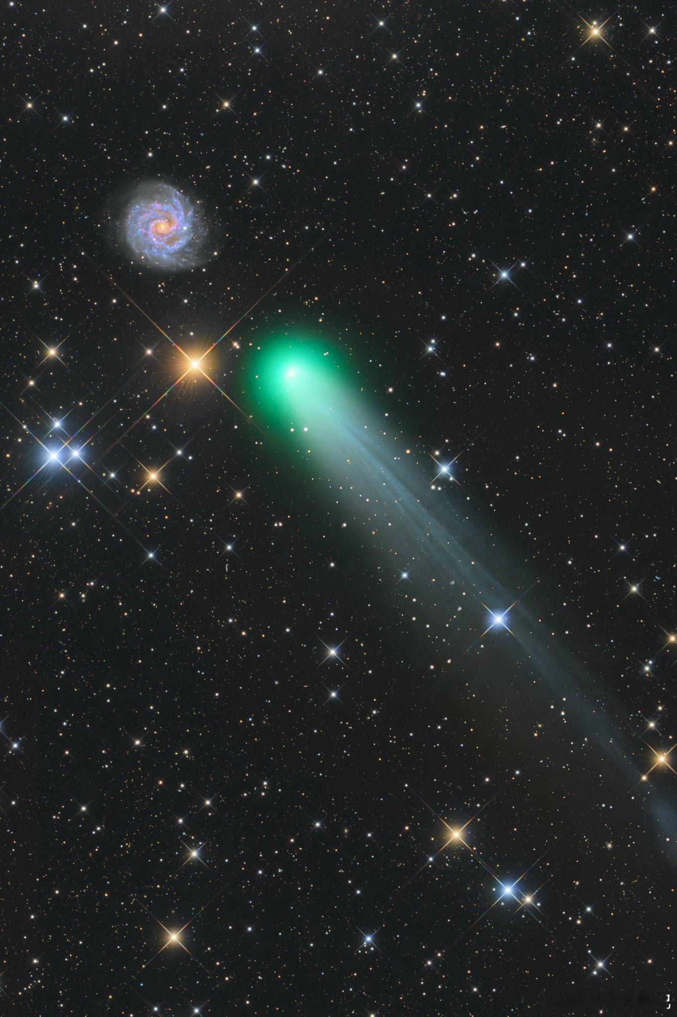 美丽的彗星 C/2025 A6 Lemmon 似乎正朝着位于约4000万光年外的