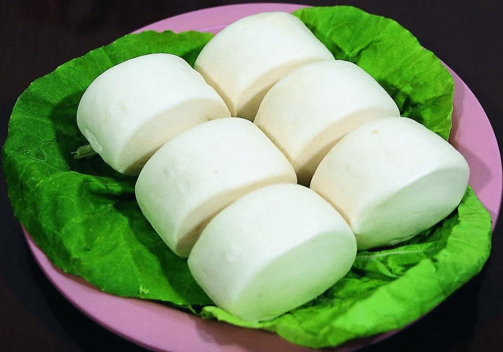 青岛传统面食再出圈！妇女节面塑玫瑰成新晋网红
3月6日，青岛崂山区王哥庄大馒头凭