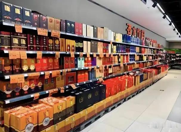 万万没想到，压垮全国32万家烟酒店的最后一根稻草，竟然是年轻人不结婚了！白酒销量