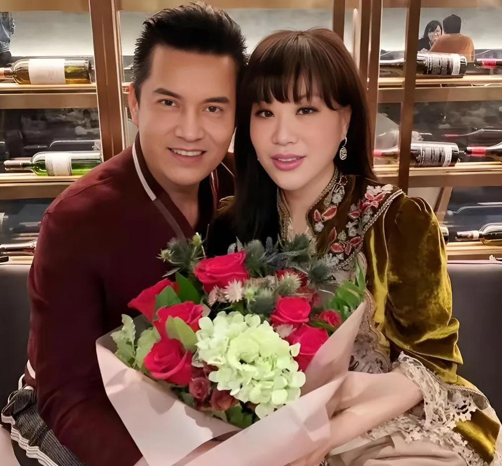 吕良伟是娱乐行业中唯一公开宣称只娶富婆的人。他对其他女性毫无兴趣，坦然接受这种生