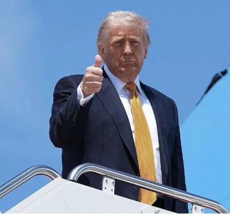 弹药库被摧毁！特朗普下令停火，伊朗打的美国不得不服气！

当地时间7月25日，美