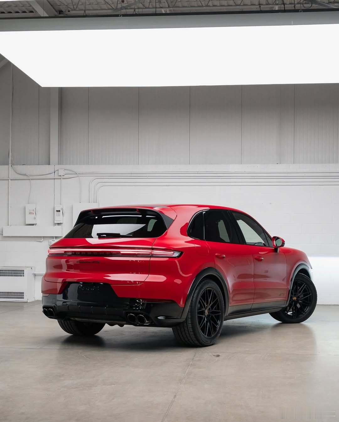 2025款保时捷 Cayenne GTS [馋嘴]V8双涡轮增压，493马力的动