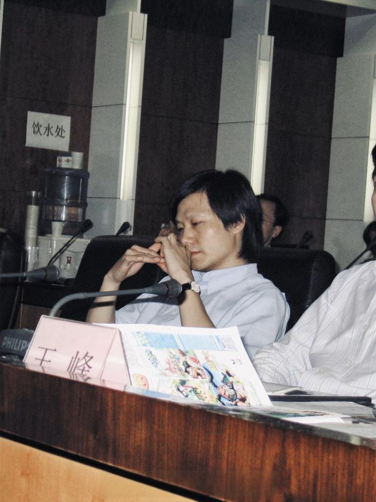 当年雷军的发量就多，发质还那么好！