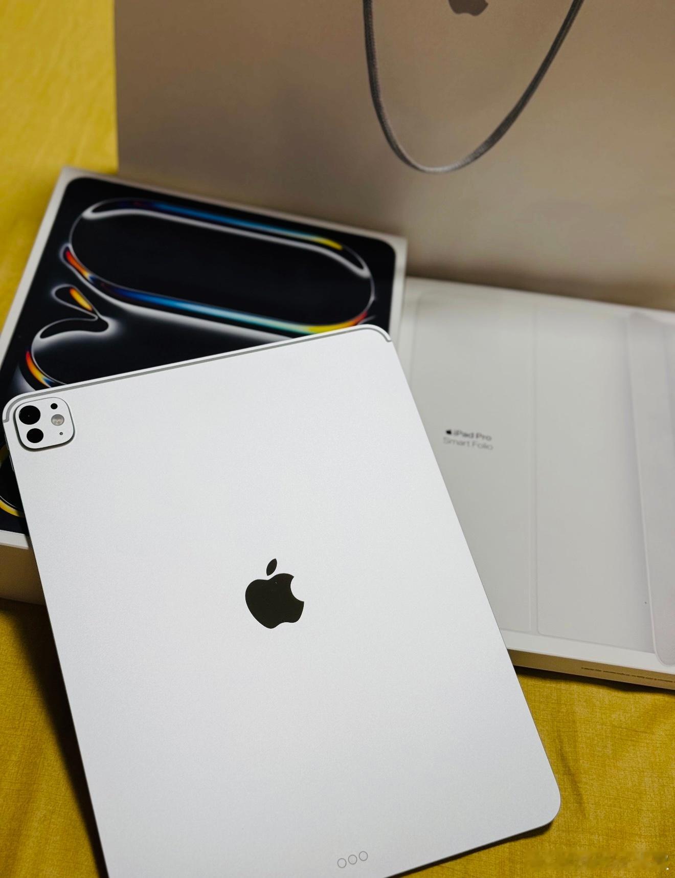忘了问一句：2026年了，你拿起iPad 的意义仍然停留在游戏和视频吗？👀 