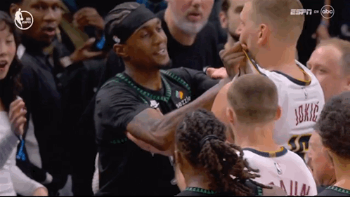 输急眼了。
约老师百米冲刺[捂脸]
空砍三双谁不急。