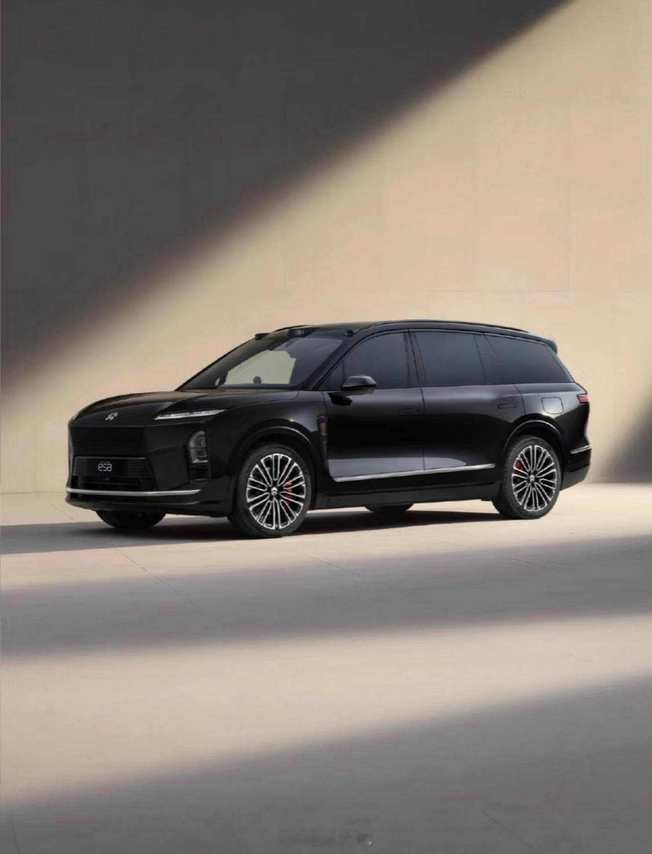 2026款 ES8开启预售。整车购买¥416,800起，电池租用¥308,800
