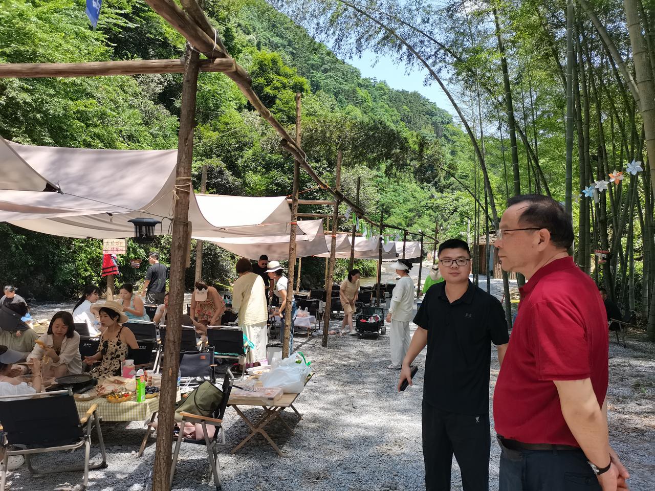 覆盖千家农业企业、服务百村，团队做的不是单项咨询，而是整套解决方案。
破解农文旅
