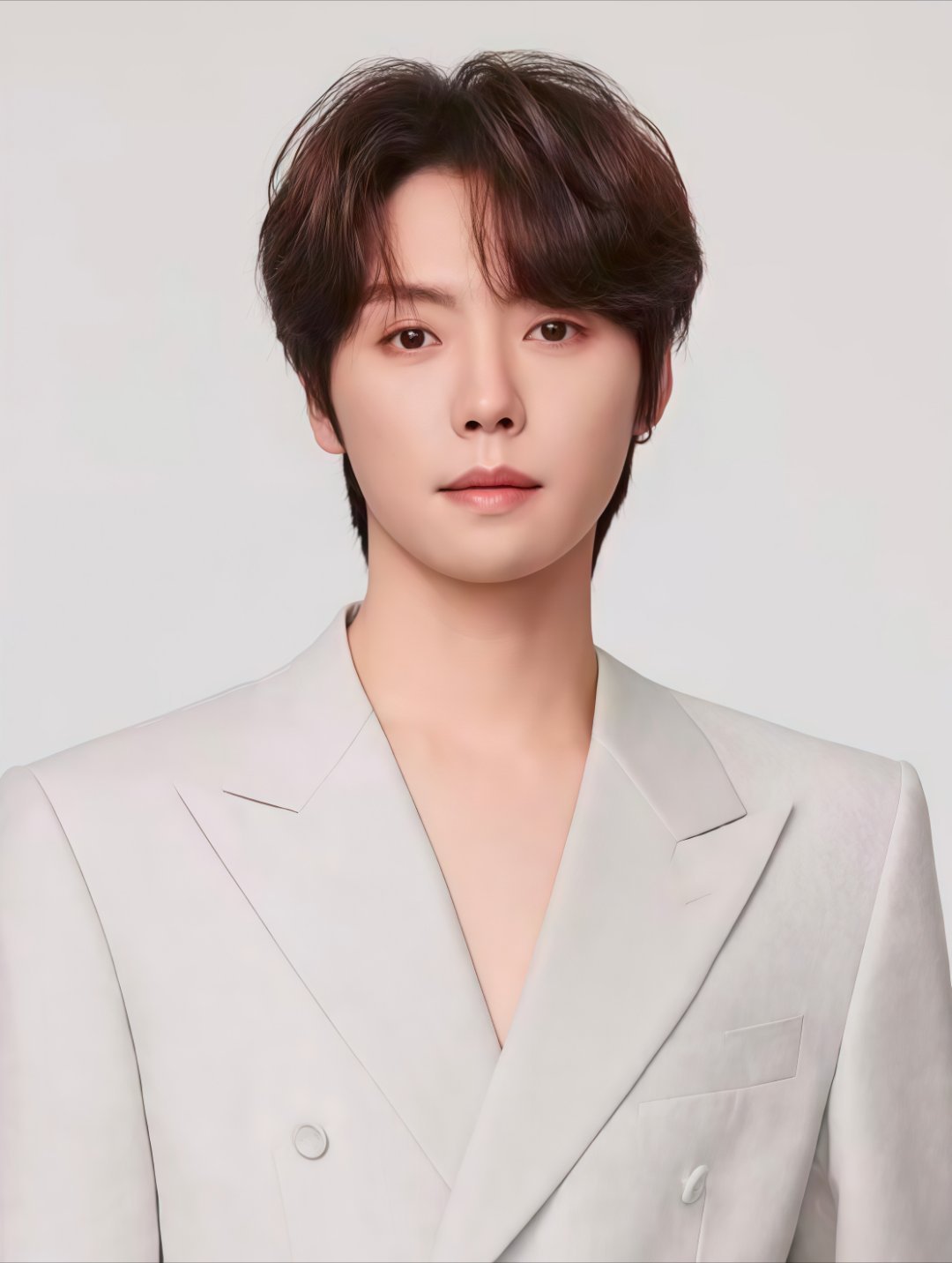 SP居然有这么板正的公式照没发出来！ 