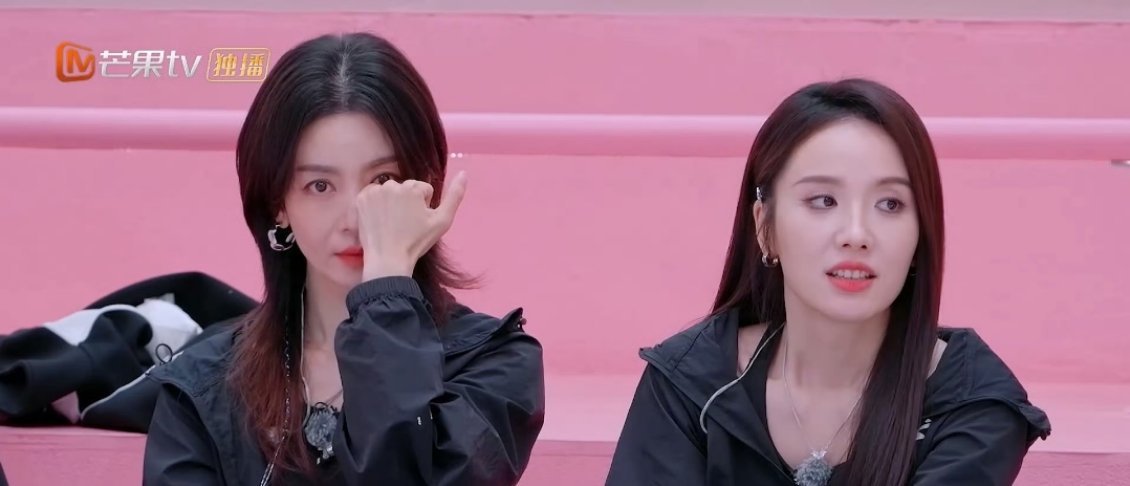 在浪姐里看到女性拼命争取的样子  追浪姐时总会被一种热血打动——那些在排练室反复