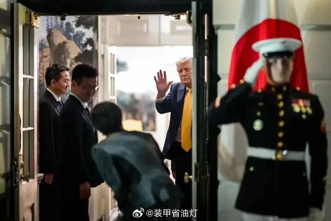 33年前的高市早苗原来就已经这样了。高市早苗 左边这张黑白照片，是高市早苗199