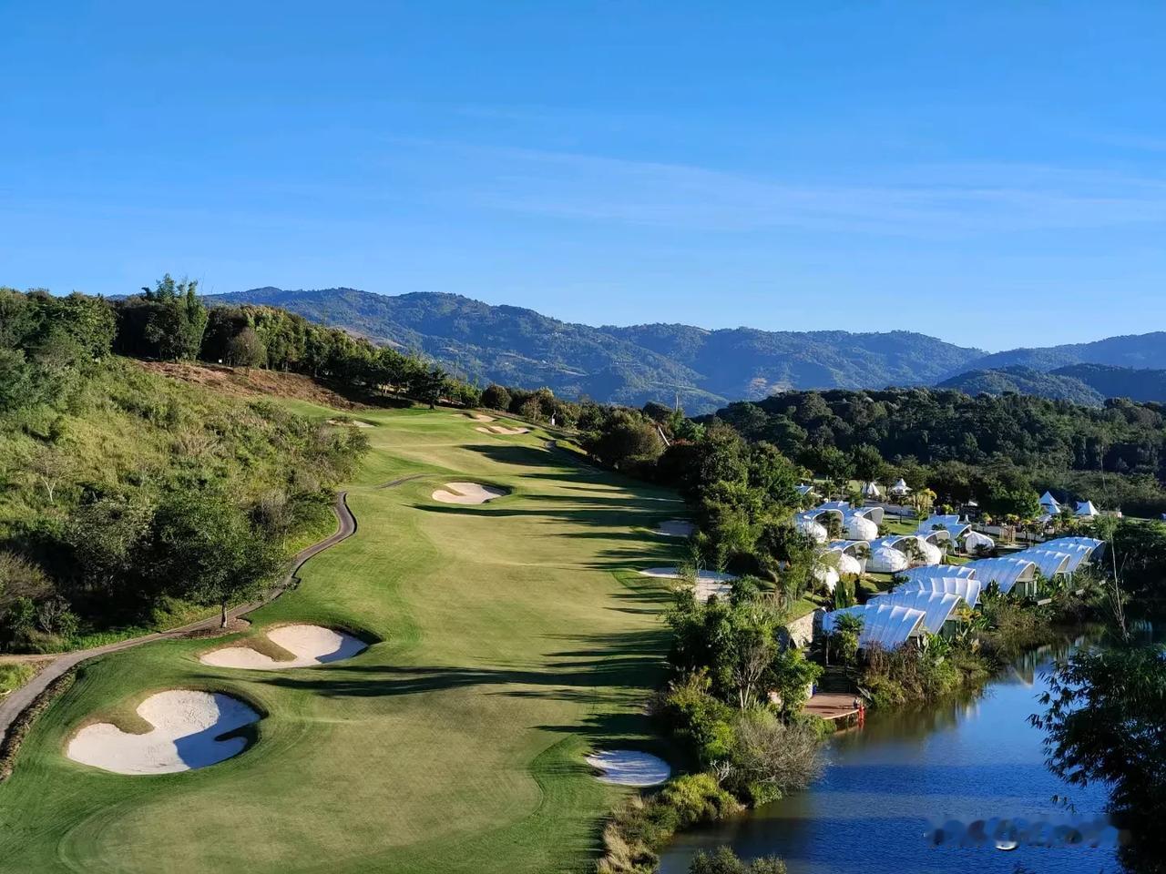 父母在，人生尚有来处；父母去，人生只剩归途。
[心][心][心]
重阳之际，以心