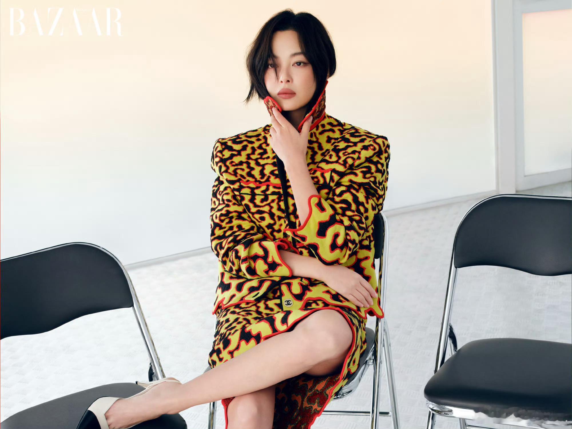 辛芷蕾亚洲首穿 辛芷蕾解锁时尚芭莎五月刊封面，率先上身2026高级手工坊系列，斩