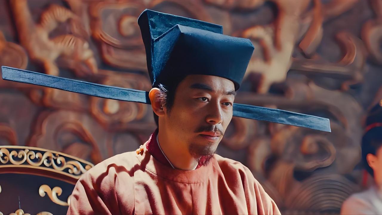 朝堂上，大臣们争吵得面红耳赤，基本只能是电视剧的演绎，一般拿到大范围讨论的，都是