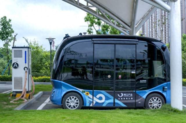 汽车江湖风云再起：赛力斯问界能否突出重围？