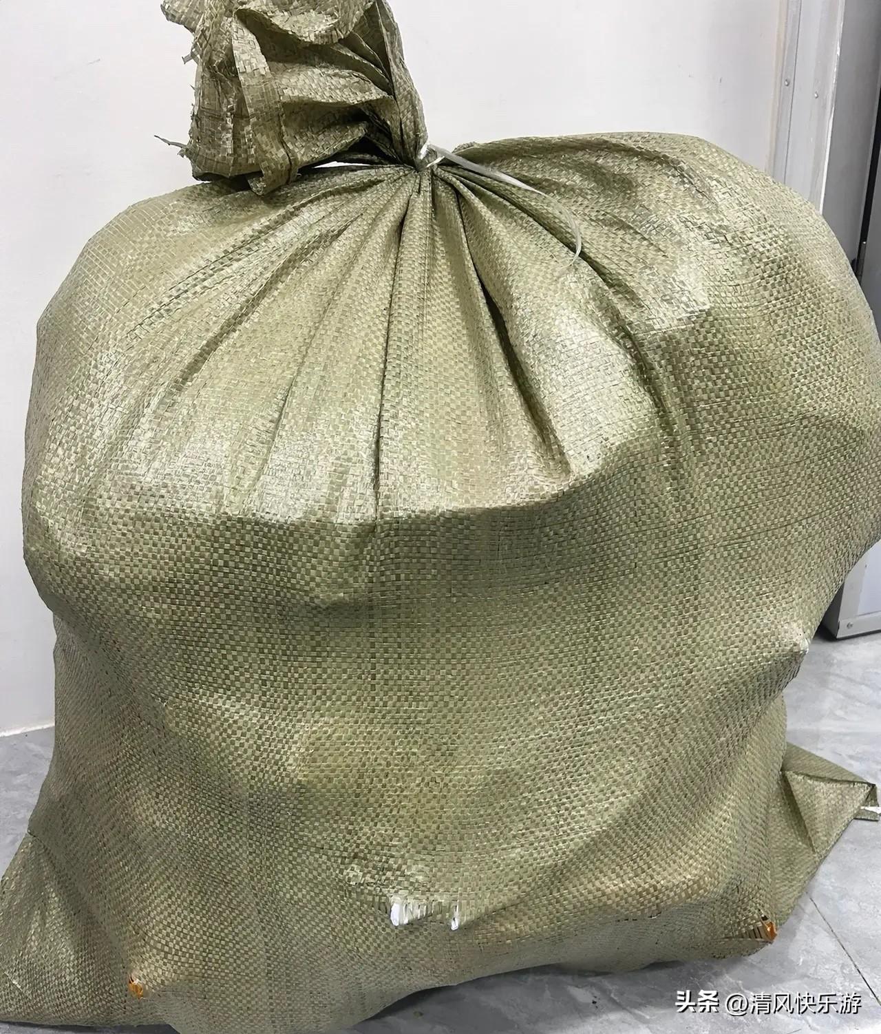 今天的订单全部已发货，一个人在家做电商累并快乐着，打单，打包，发货，售后都要全能