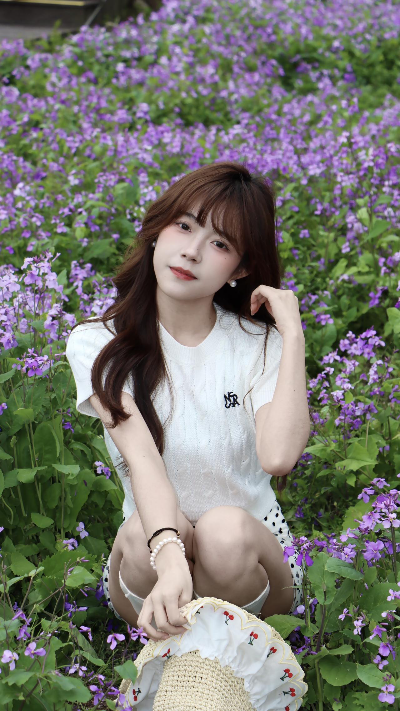 早春穿搭公式：针织短袖➕波点网纱短裙～赏花出片很轻松
ootd穿搭 我将用多巴胺