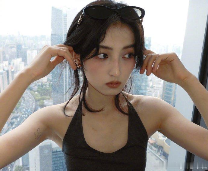 张子枫双角色入围百花奖女主角张子枫入围百花奖最佳女主百花奖提名名单 温柔内敛的战