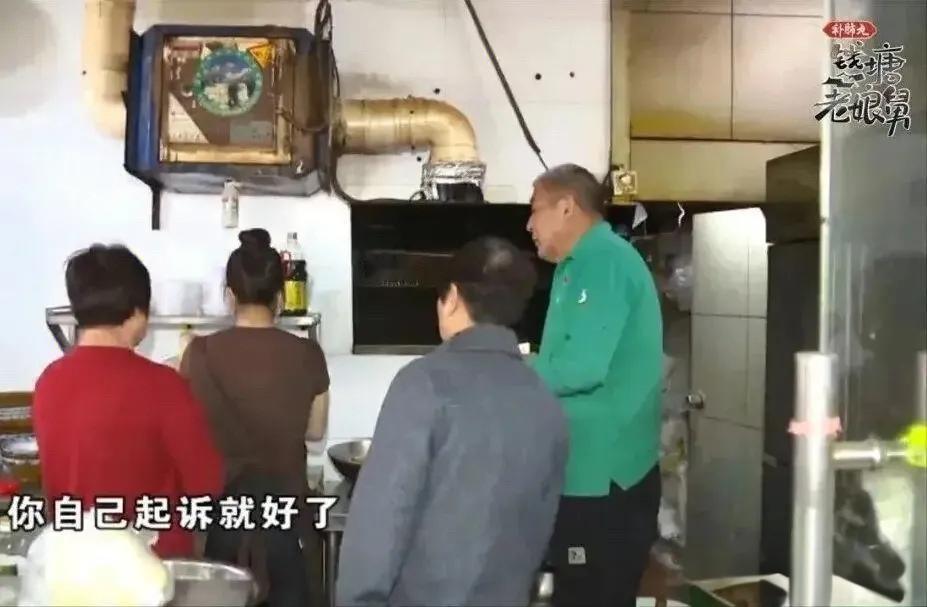 浙江金华陈大妈靠小吃店攒下积蓄，先后借17万给表侄阿强，不料阿强猝逝，儿媳梅某以