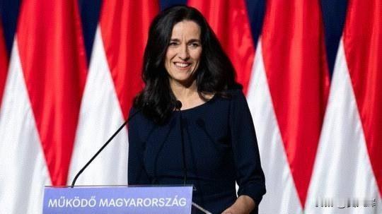 安妮塔·欧尔班被彼得·马亚尔提名为匈牙利外交部长候选人。她与即将离任的匈牙利除了