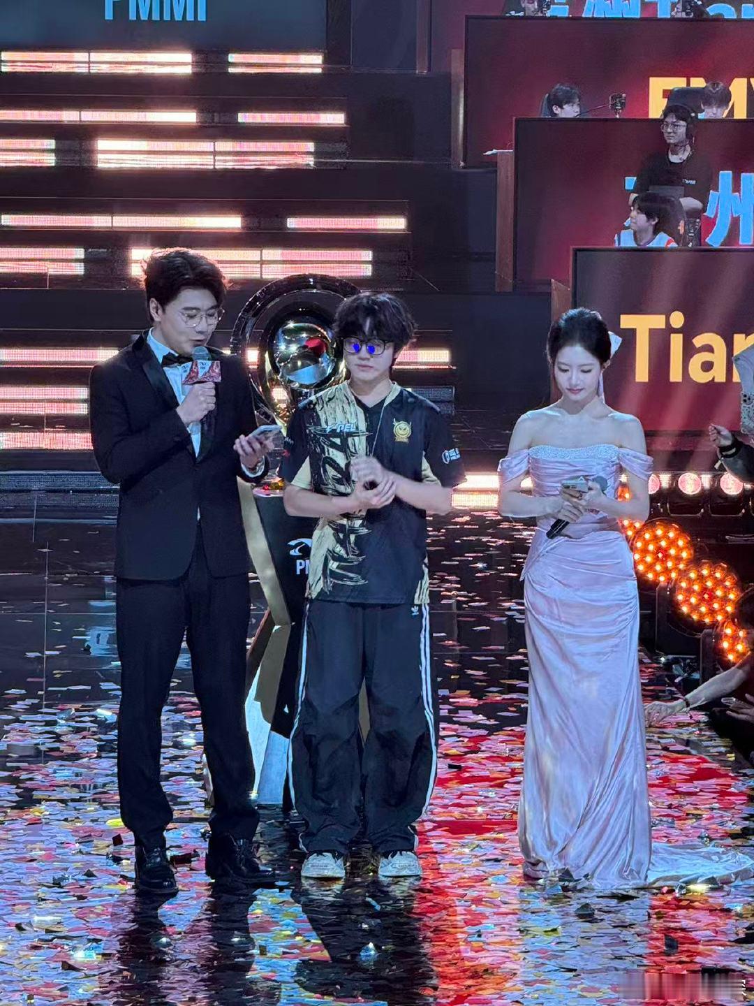 青稚首个国际赛FMVP Tianba青稚以碾压级表现，拿下生涯首个国际赛FMVP