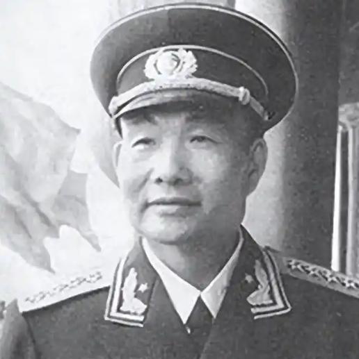 1976年的时候，肖劲光碰见杨尚奎的夫人水静，就扭过头对陈士渠讲：十五年前啊，就