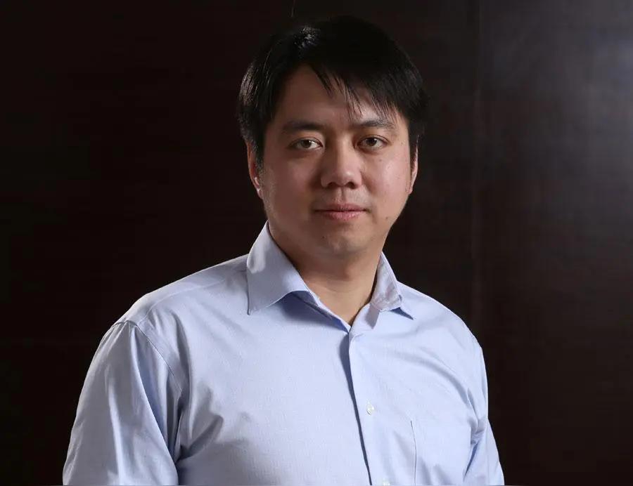 人大重阳金融研究院院长王文说：“我们把 America 翻译成‘美国’，错了，它