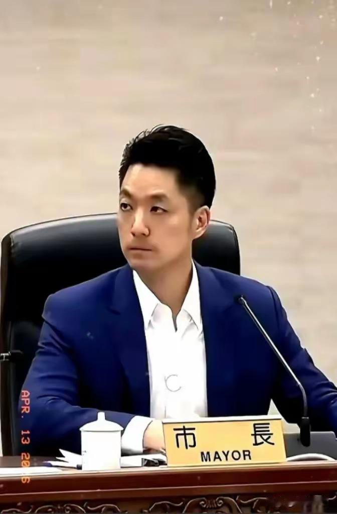 两蒋灵柩要不要回大陆这事，显然蒋万安着急了！

但一个问题，直接把蒋万安顶在了墙