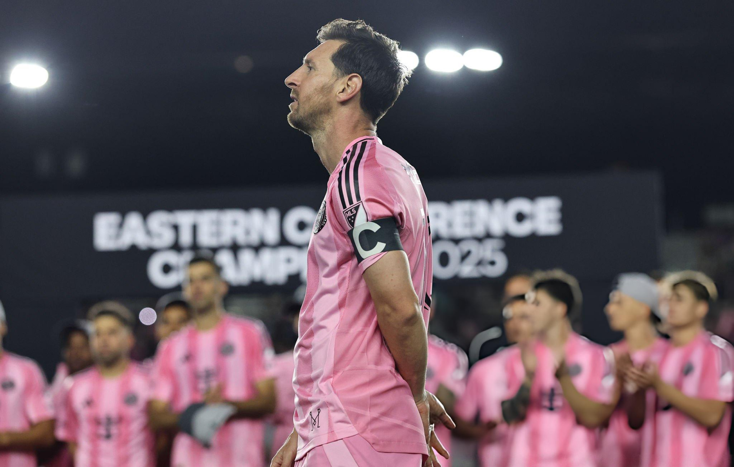 📸迈阿密国际晋级总决赛迈阿密国际5比1纽约城梅西