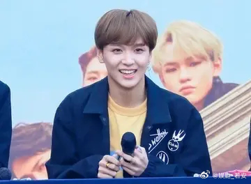 李楷灿被贴脸骂李楷灿活动现场遭遇不礼貌贴脸发言，他没有慌乱也没有黑脸，依旧保持礼