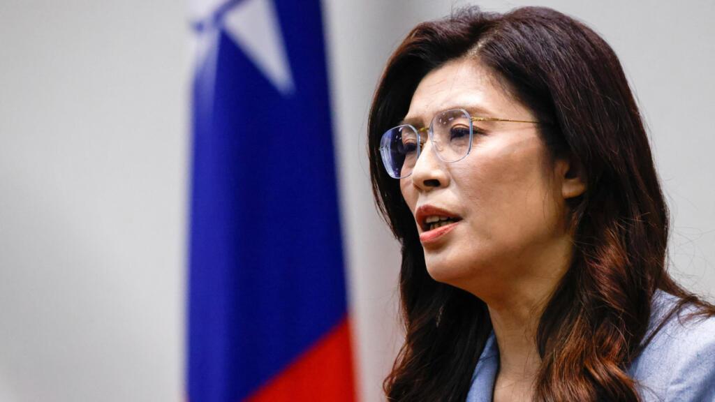 岛内九合一选举还有三个多月就要开打，民进党眼下却相当难受。一场“毒油”事件给了国
