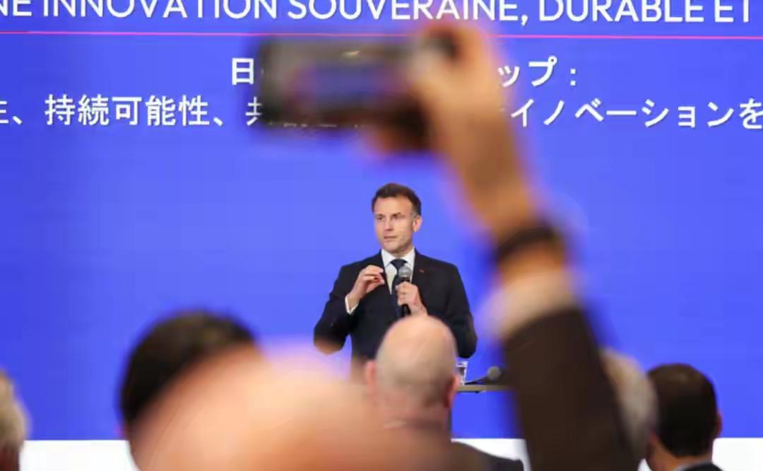 日本导弹已就位，俄罗斯宣布战犯名单，马克龙为高市早苗送上支持
日本导弹已就位，俄