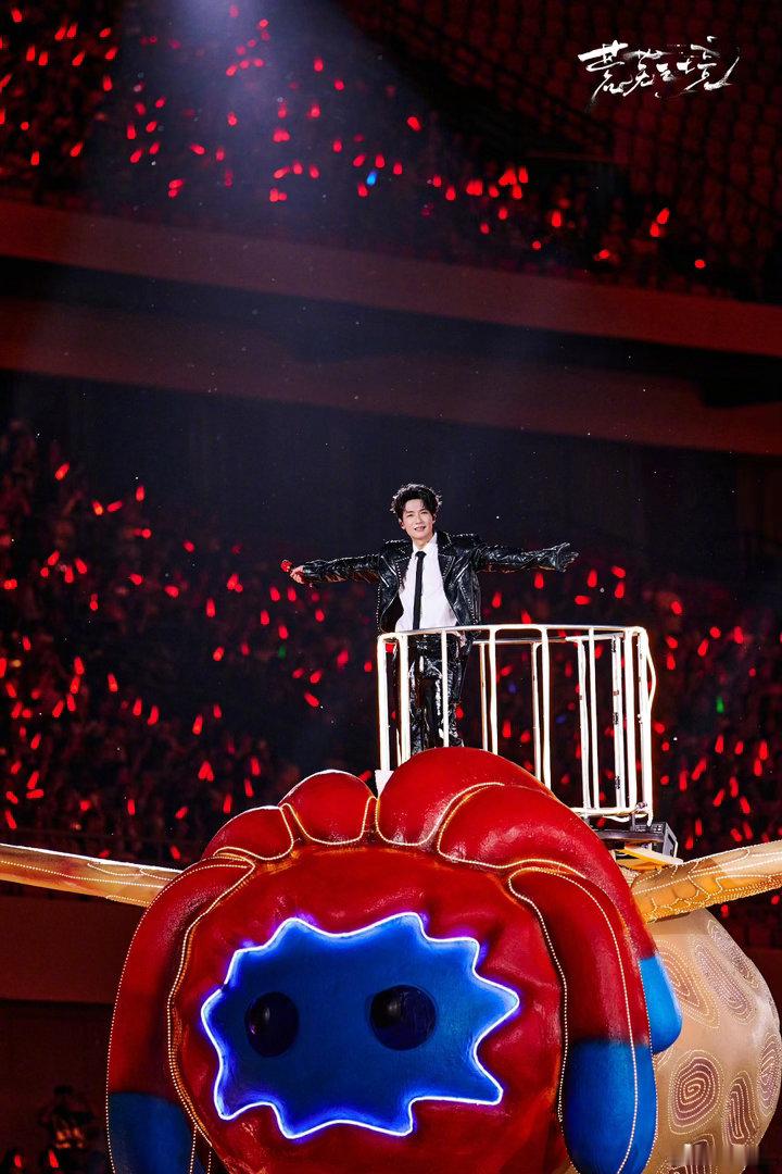 陈楚生演唱会上座率无论走到哪一站，都是人山人海、座无虚席，实力与人气双在线