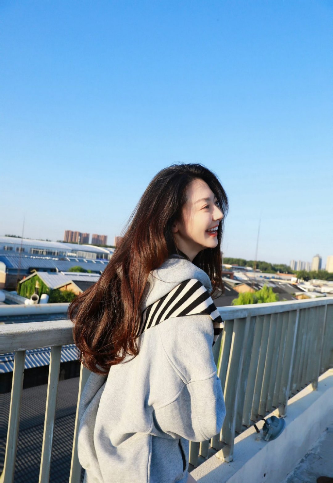 美死了姐。爱你 黄梦莹 又细又直的大长腿[送花花][送花花][送花花]期待更多作