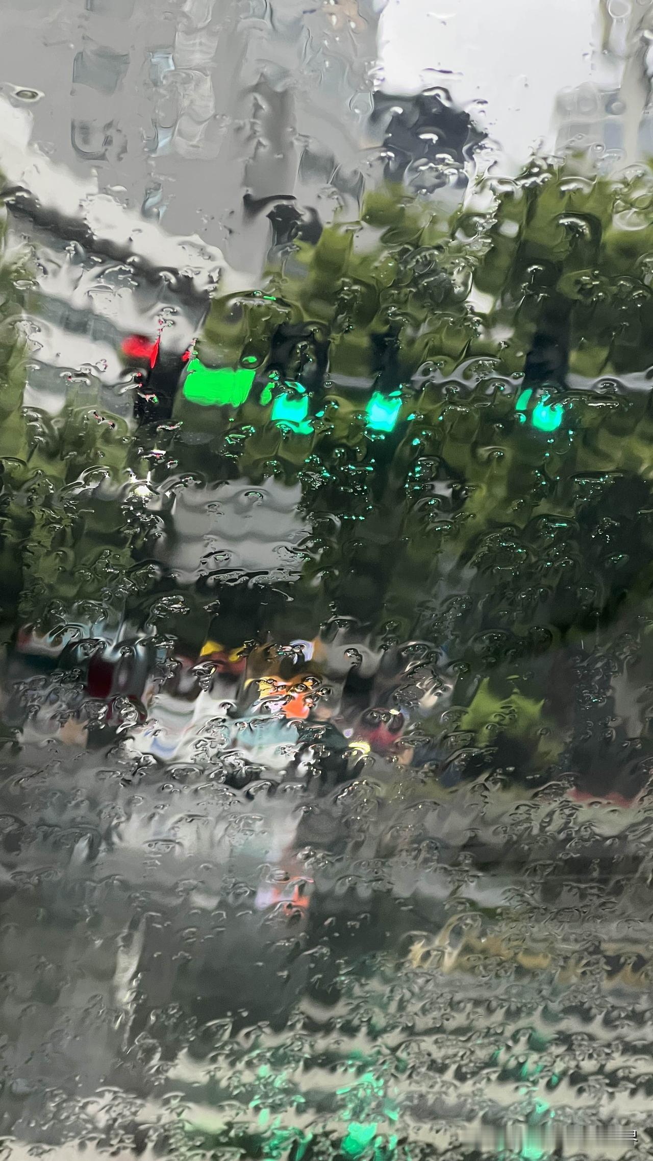 人到中年才懂，太多烦恼都是“太较真”逼出来的。同事报销单少填个零，你非要指出让他