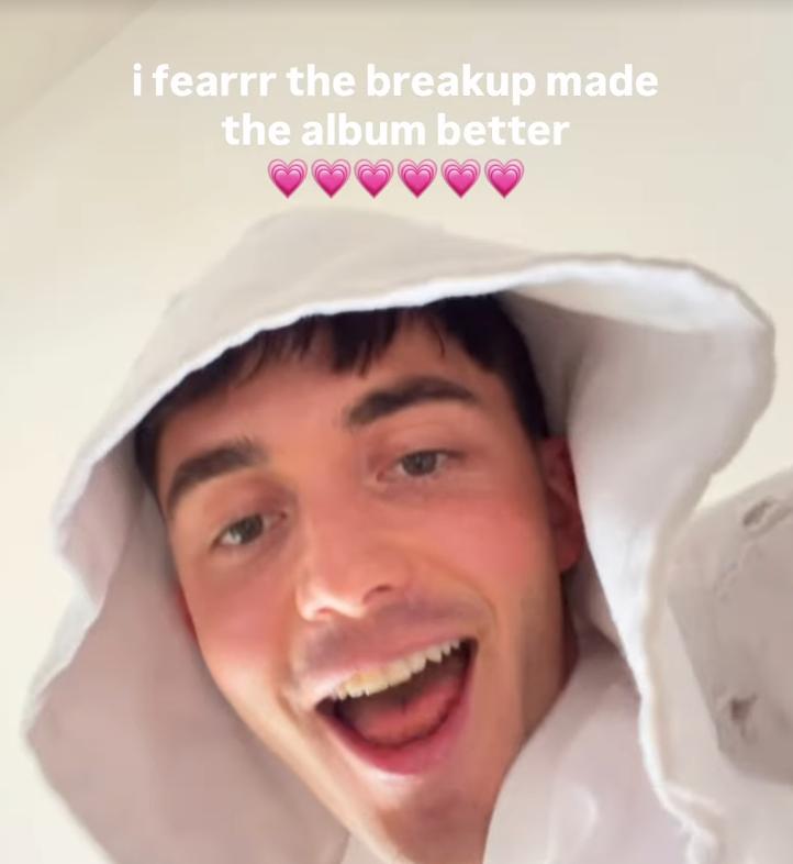 Greyson Chance 今日发布视频透露，最近的分手让他有了更多的灵感，新